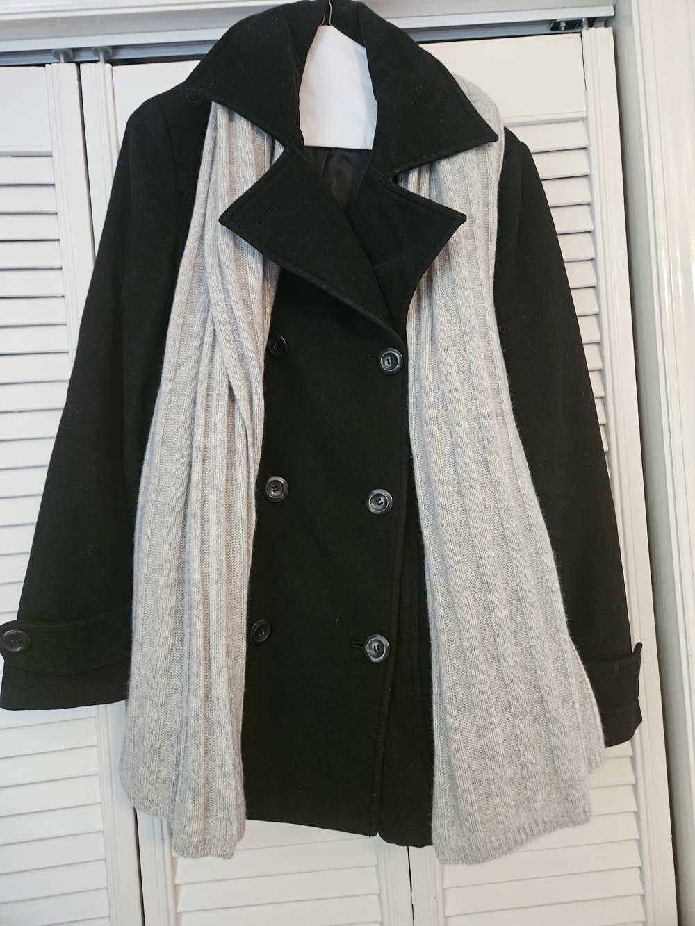 LOFT 100% Cashmere Ribbed Light Gray Scarf